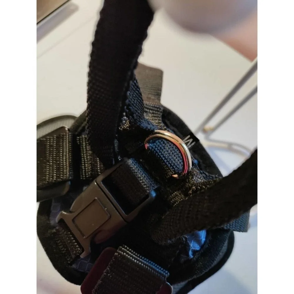 Pet Safe Dog Harness Medium blue and black carry handle